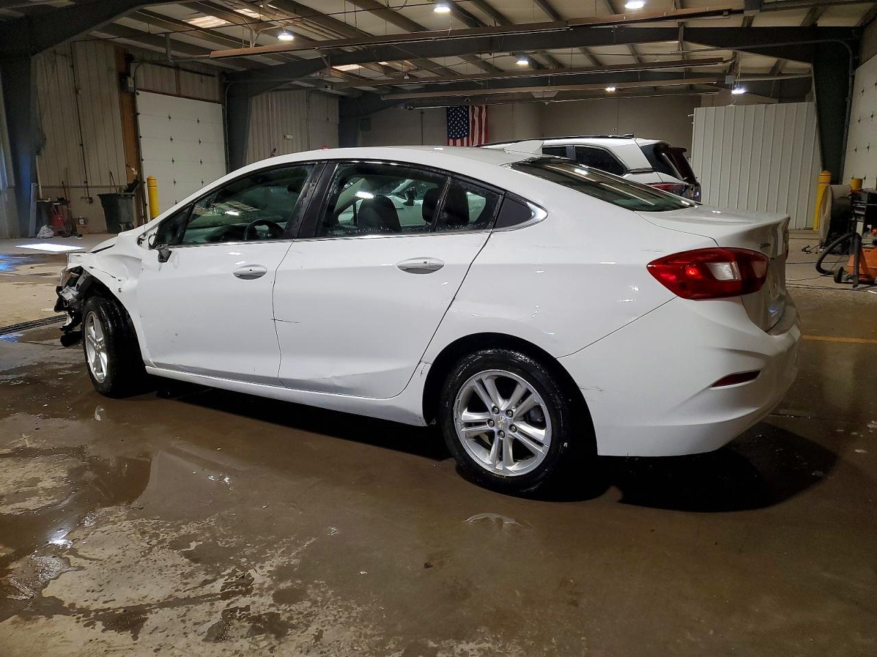 2017 Chevrolet Cruze Lt - zdjęcie 2