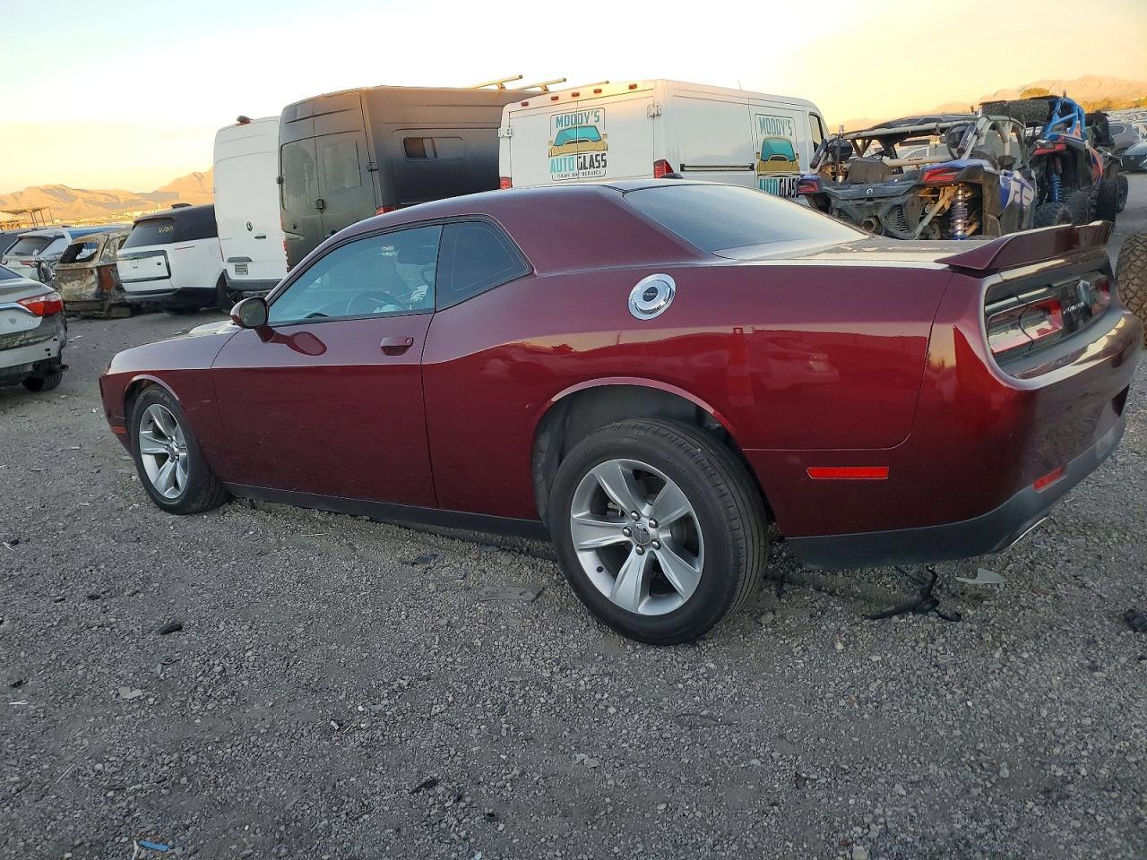 2020 Dodge Challenger Sxt - zdjęcie 2