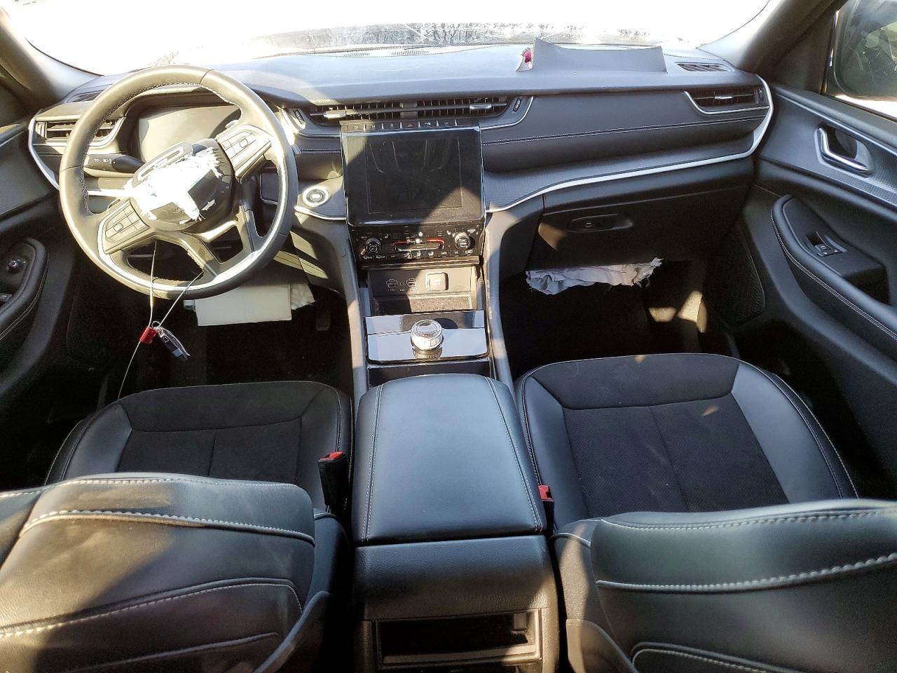 2024 Jeep Grand Cherokee Laredo - zdjęcie 8