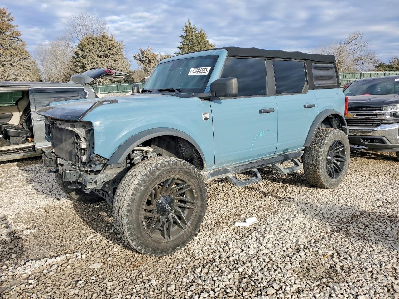 2021 Ford Bronco Base - zdjęcie główne