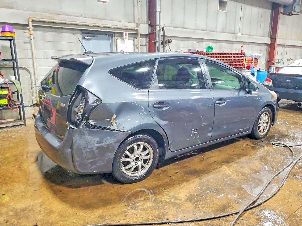 2013 Toyota Prius V - zdjęcie 3