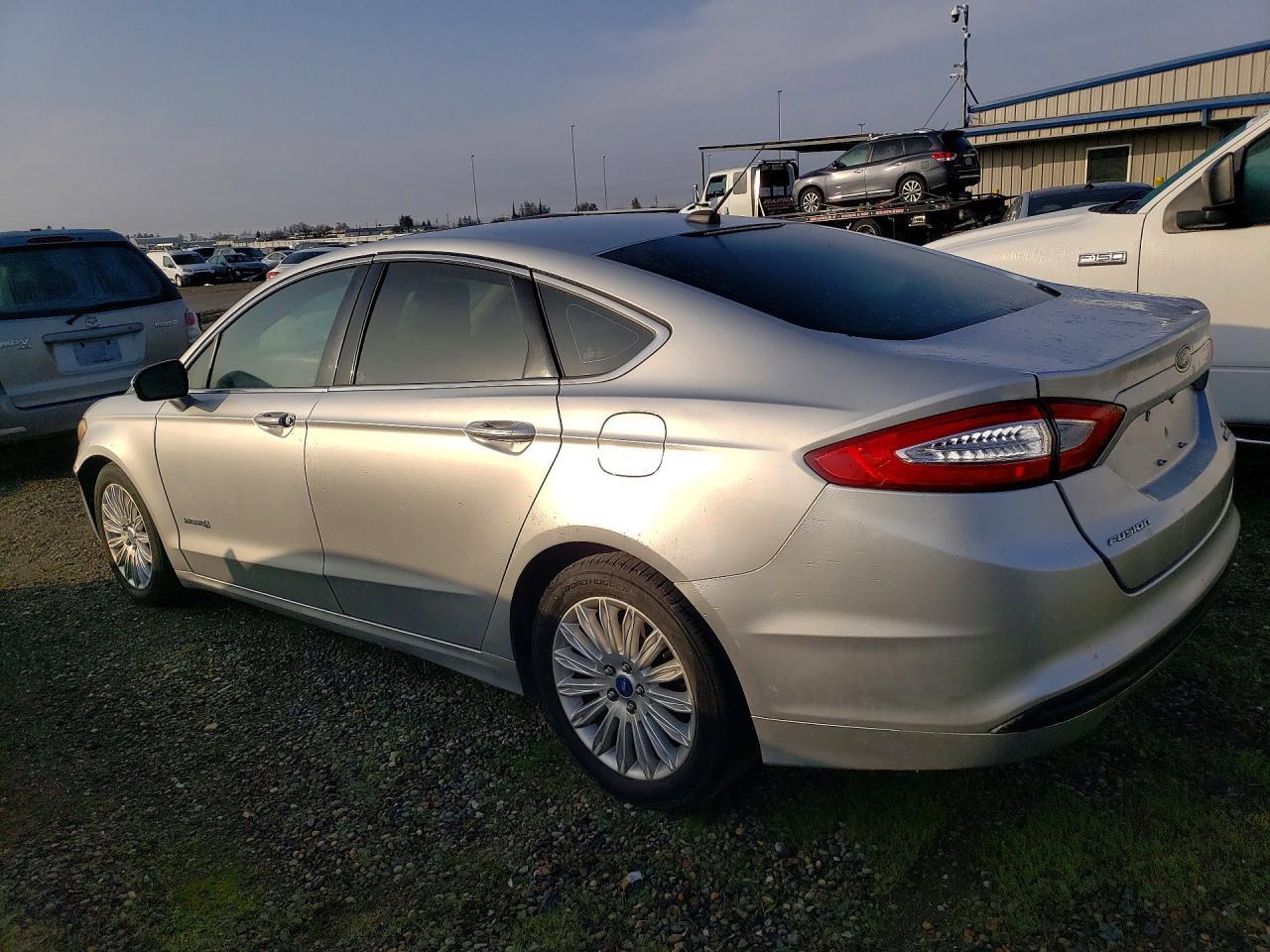 Ford Fusion - zdjęcie 2