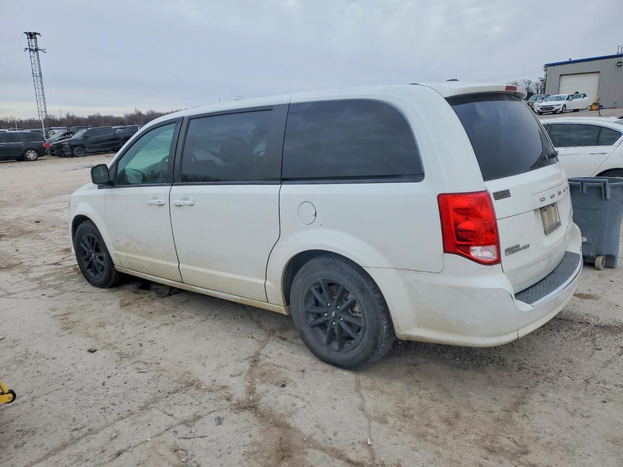 2019 Dodge Grand Caravan Gt - zdjęcie 2