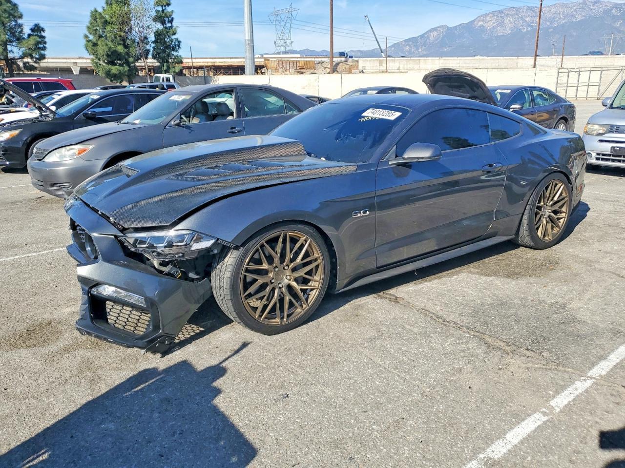 2020 Ford Mustang Gt - zdjęcie główne