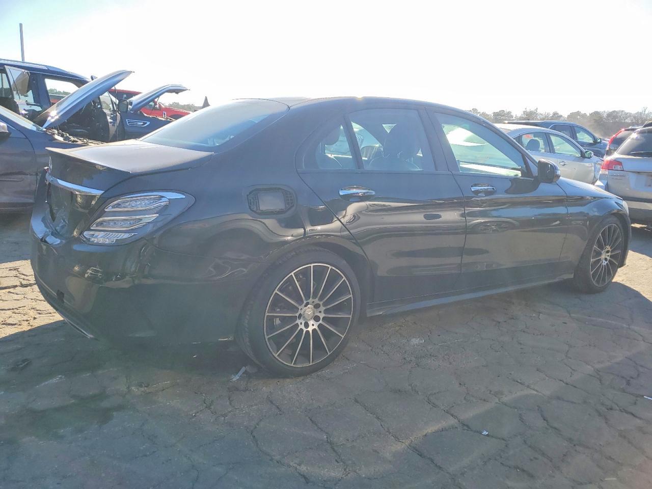 2016 Mercedes-Benz C 300 - zdjęcie 3