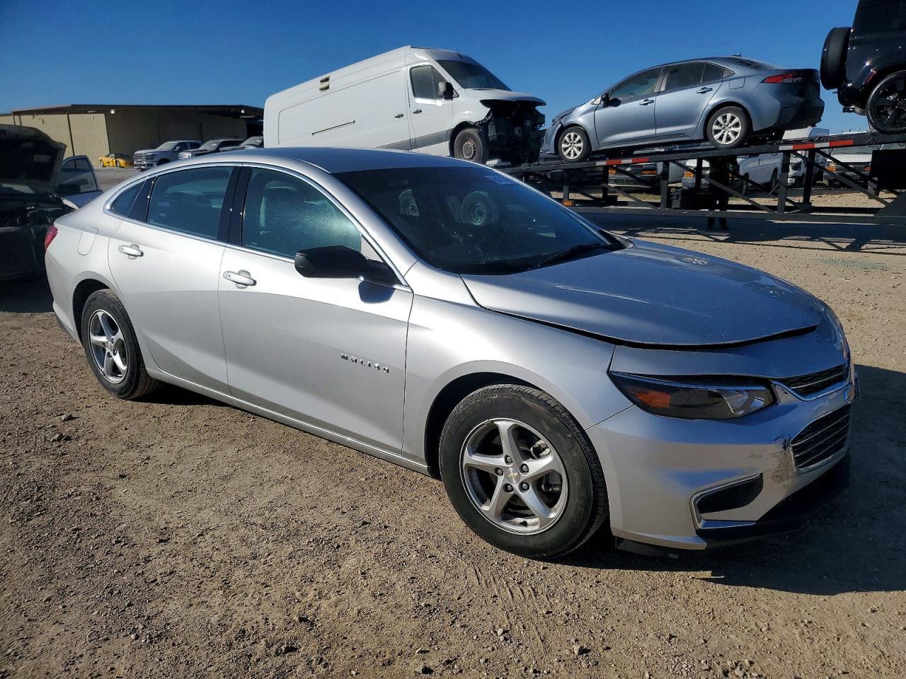 2017 Chevrolet Malibu Ls - zdjęcie 4