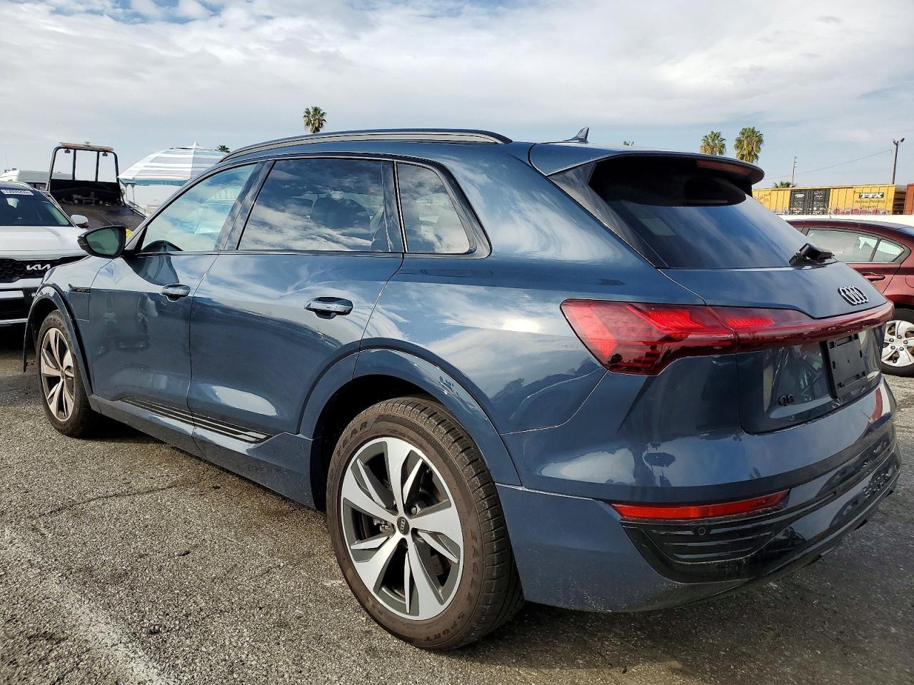 2024 Audi Q8 E-Tron Premium - zdjęcie 2