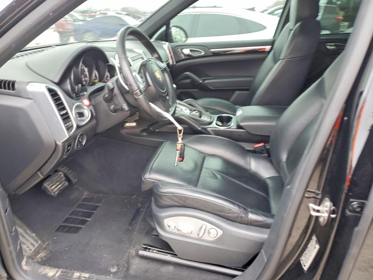 2014 Porsche Cayenne - zdjęcie 7