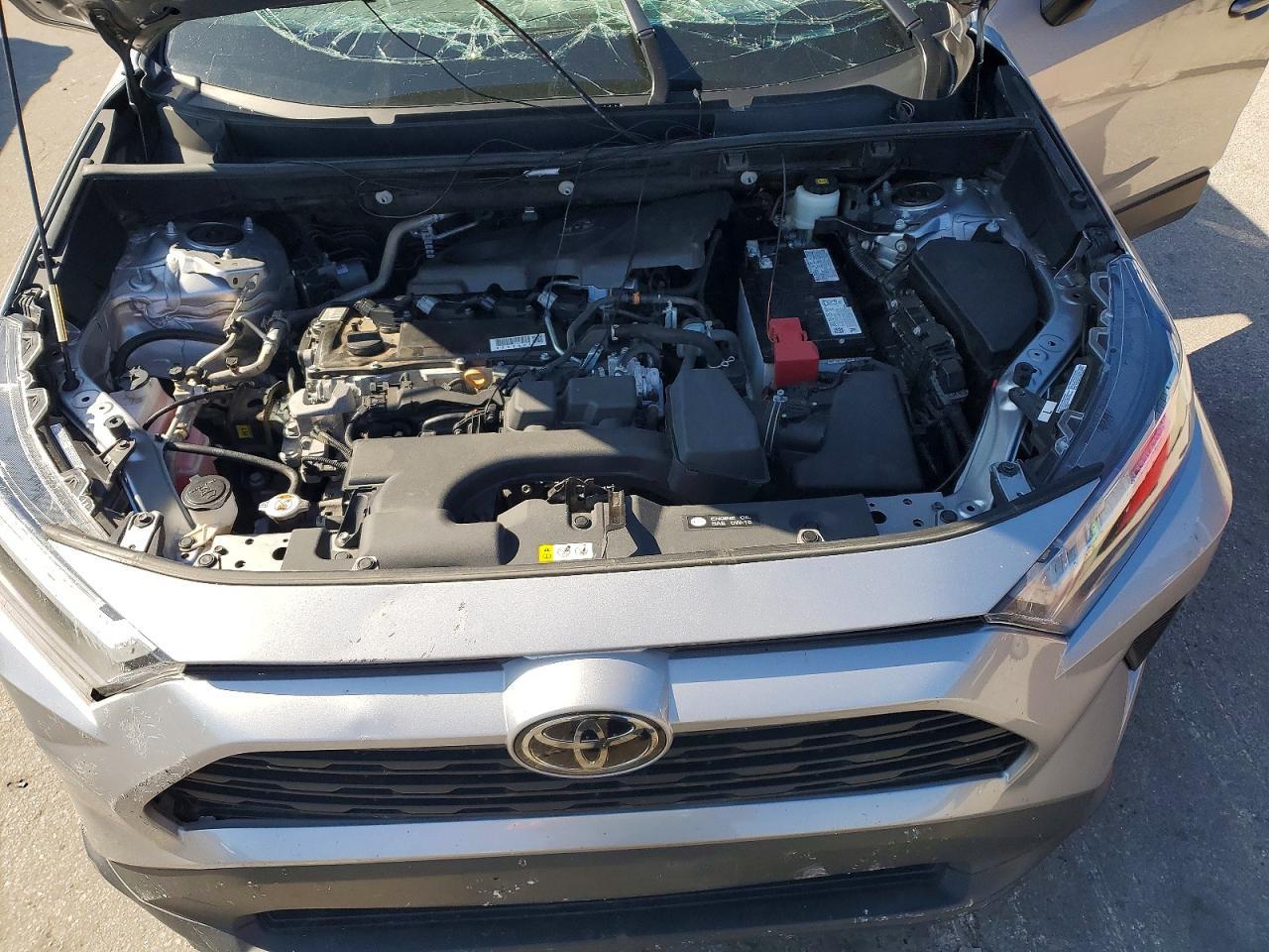 2024 Toyota Rav4 Xle - zdjęcie 12