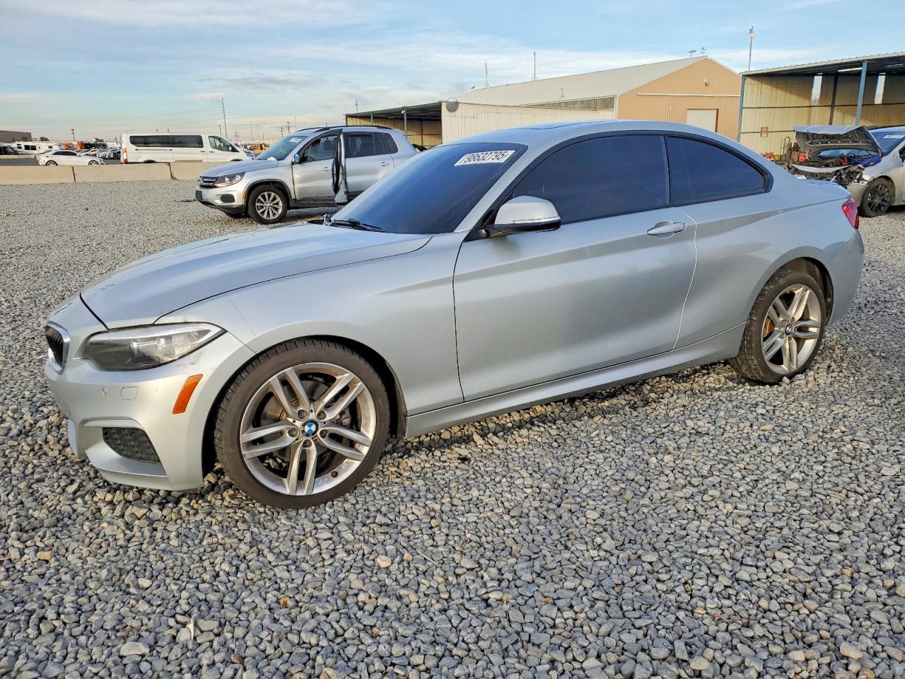 2016 BMW 228 Xi Sulev - zdjęcie główne