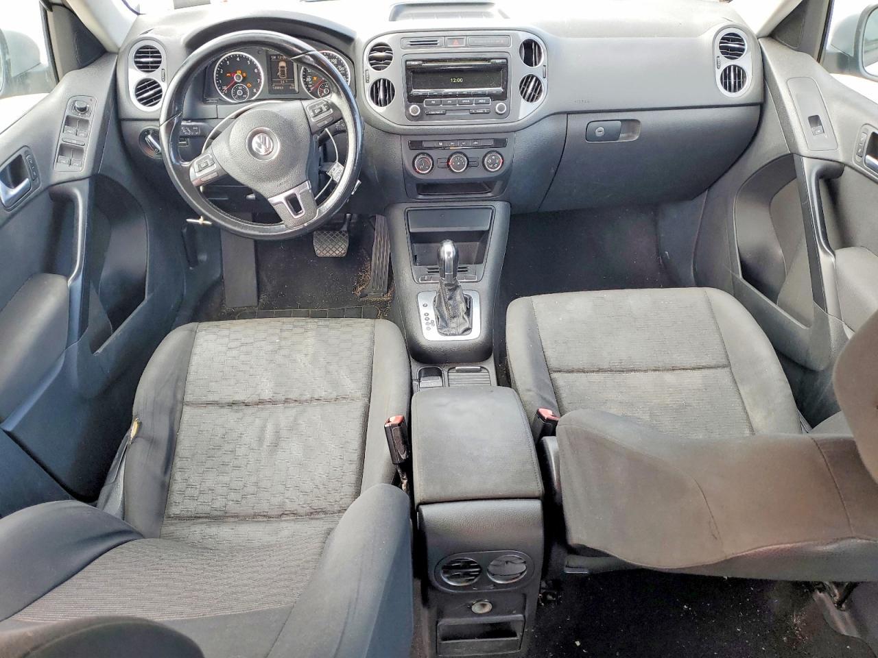 2014 Volkswagen Tiguan S - zdjęcie 8