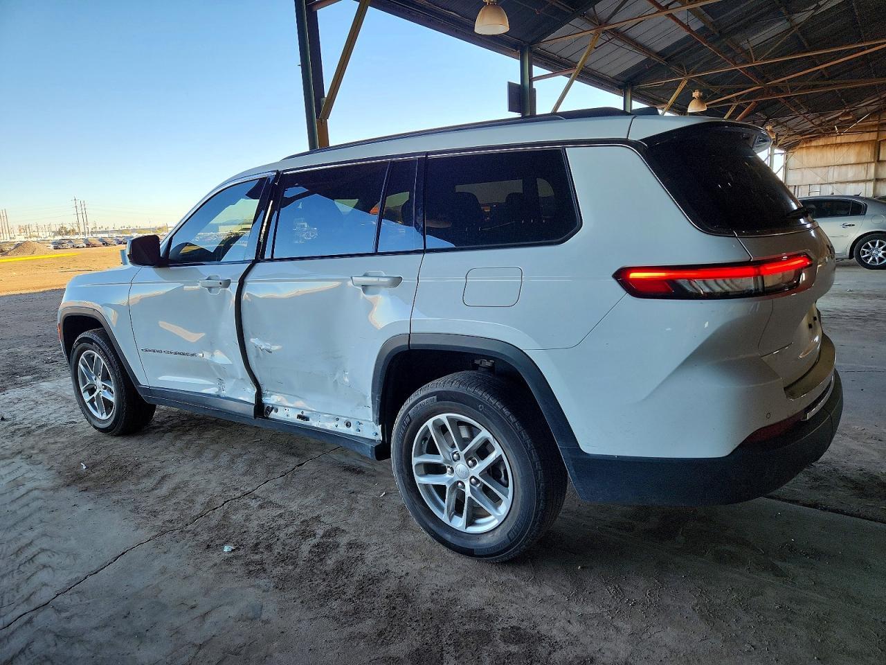 2023 Jeep Grand Cherokee L Laredo - zdjęcie 2