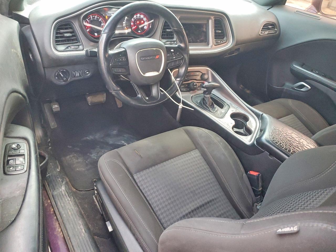 2022 Dodge Challenger Sxt - zdjęcie 8