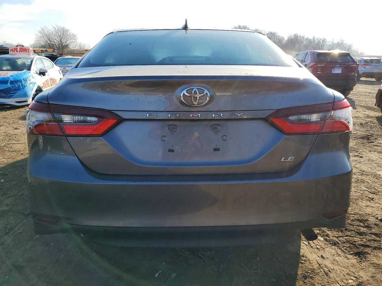 2024 Toyota Camry Le - zdjęcie 6