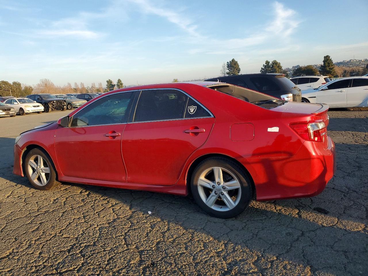 2014 Toyota Camry L - zdjęcie 2