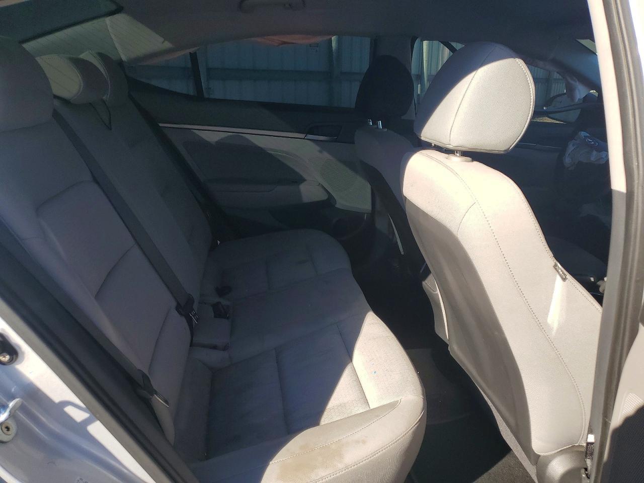 2017 Hyundai Elantra Se - zdjęcie 10