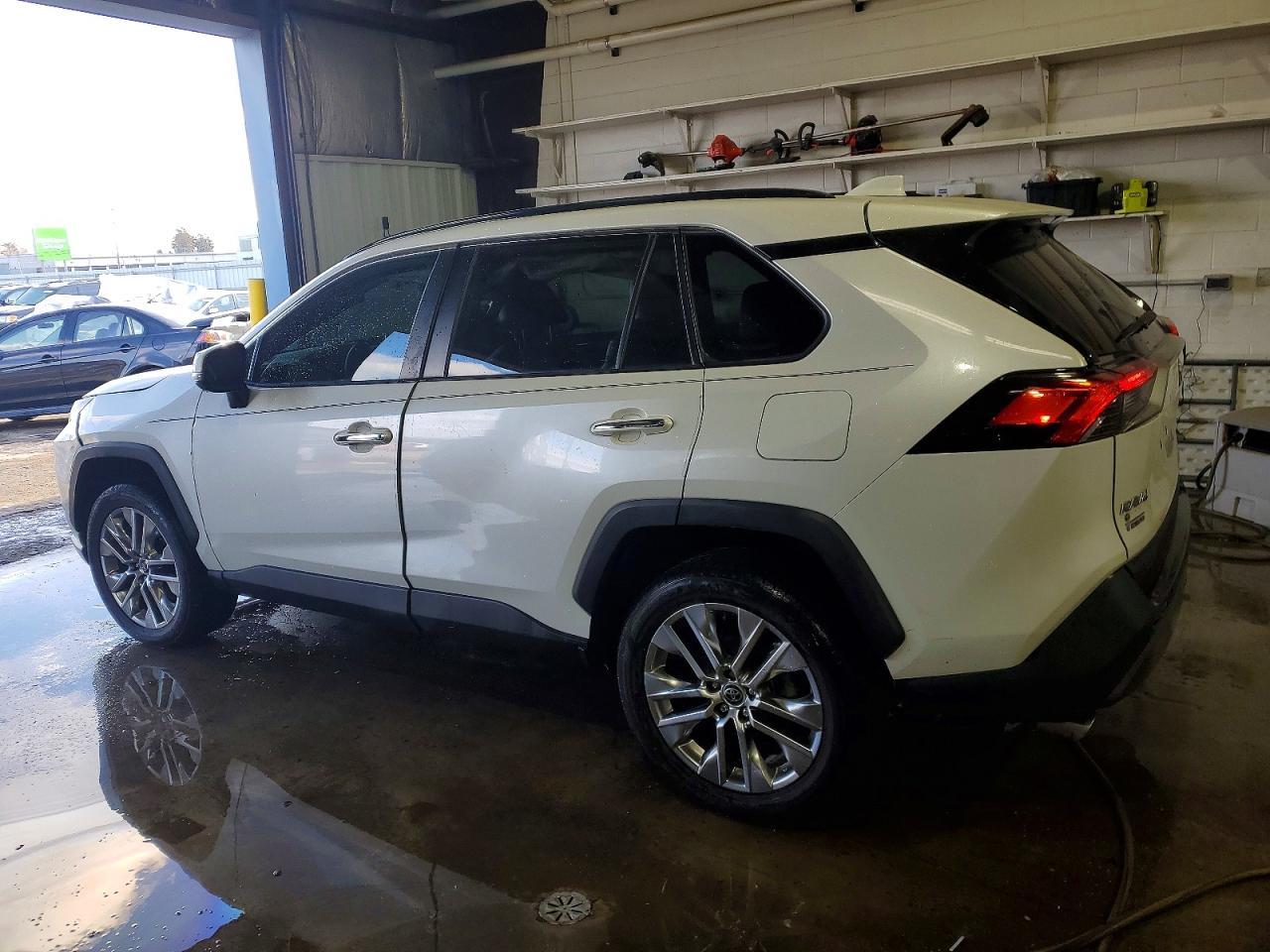 2021 Toyota Rav4 Limited - zdjęcie 2