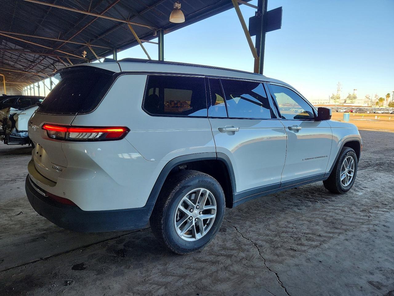 2023 Jeep Grand Cherokee L Laredo - zdjęcie 3