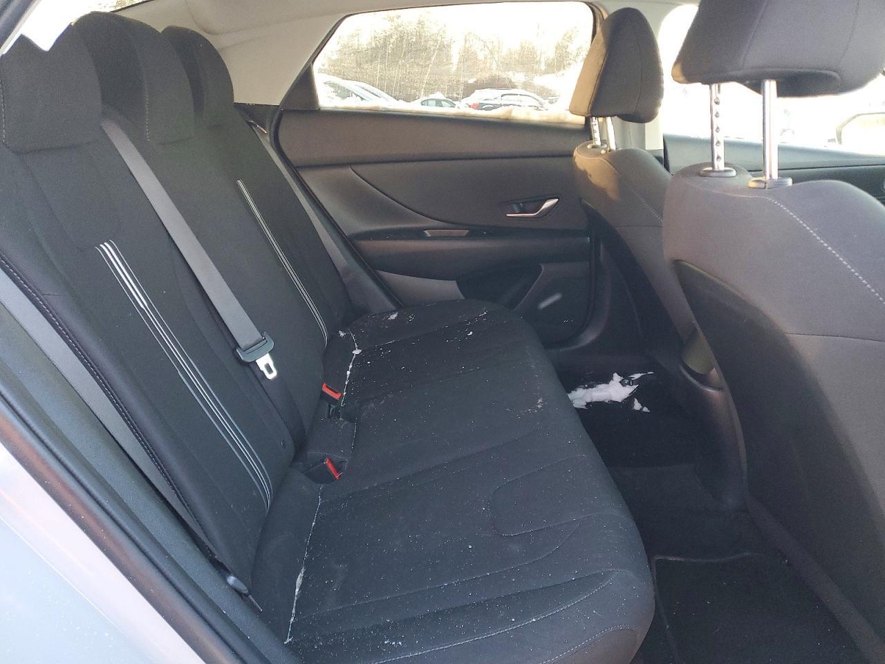 2021 Hyundai Elantra - zdjęcie 10