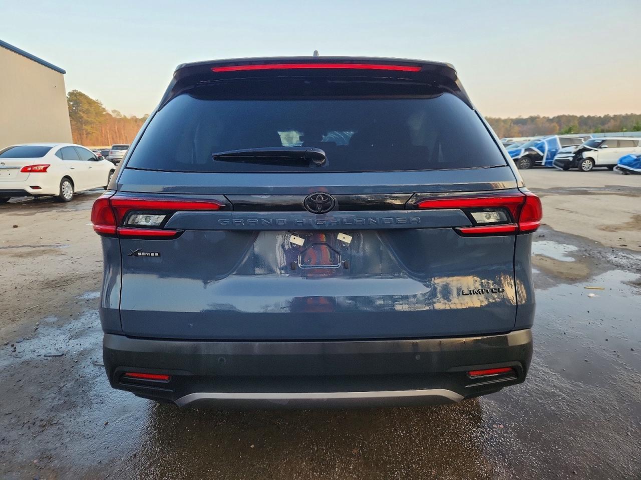 2025 Toyota Grand Highlander Limited - zdjęcie 6