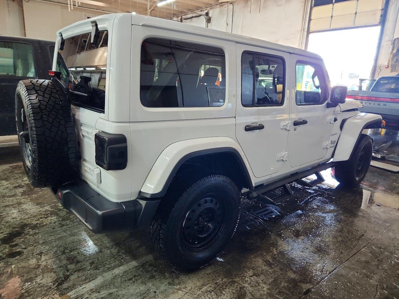 2021 Jeep Wrangler Unlimited Sahara - zdjęcie 3