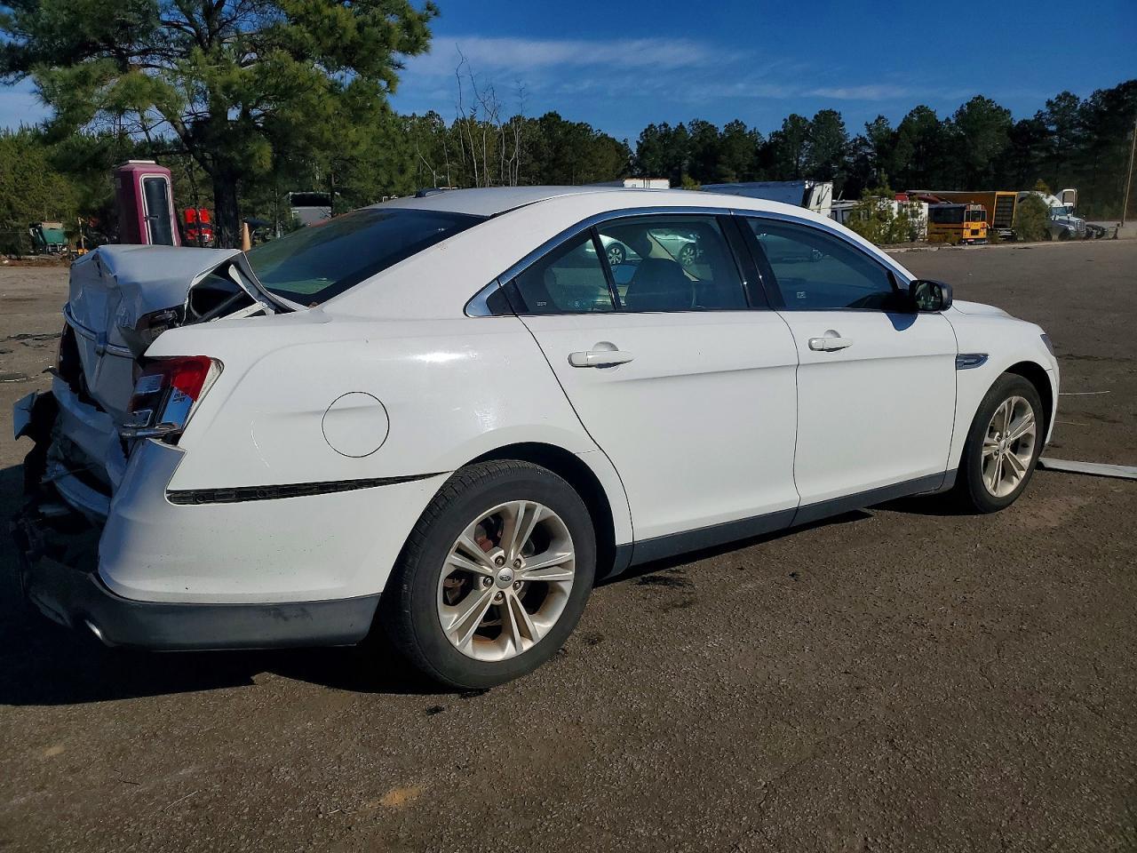 2017 Ford Taurus Se - zdjęcie 3