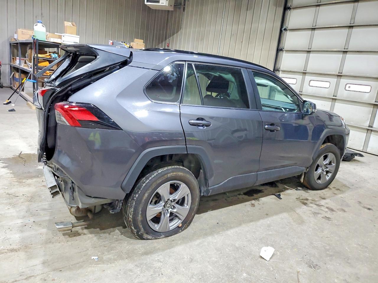 2024 Toyota Rav4 Xle - zdjęcie 3