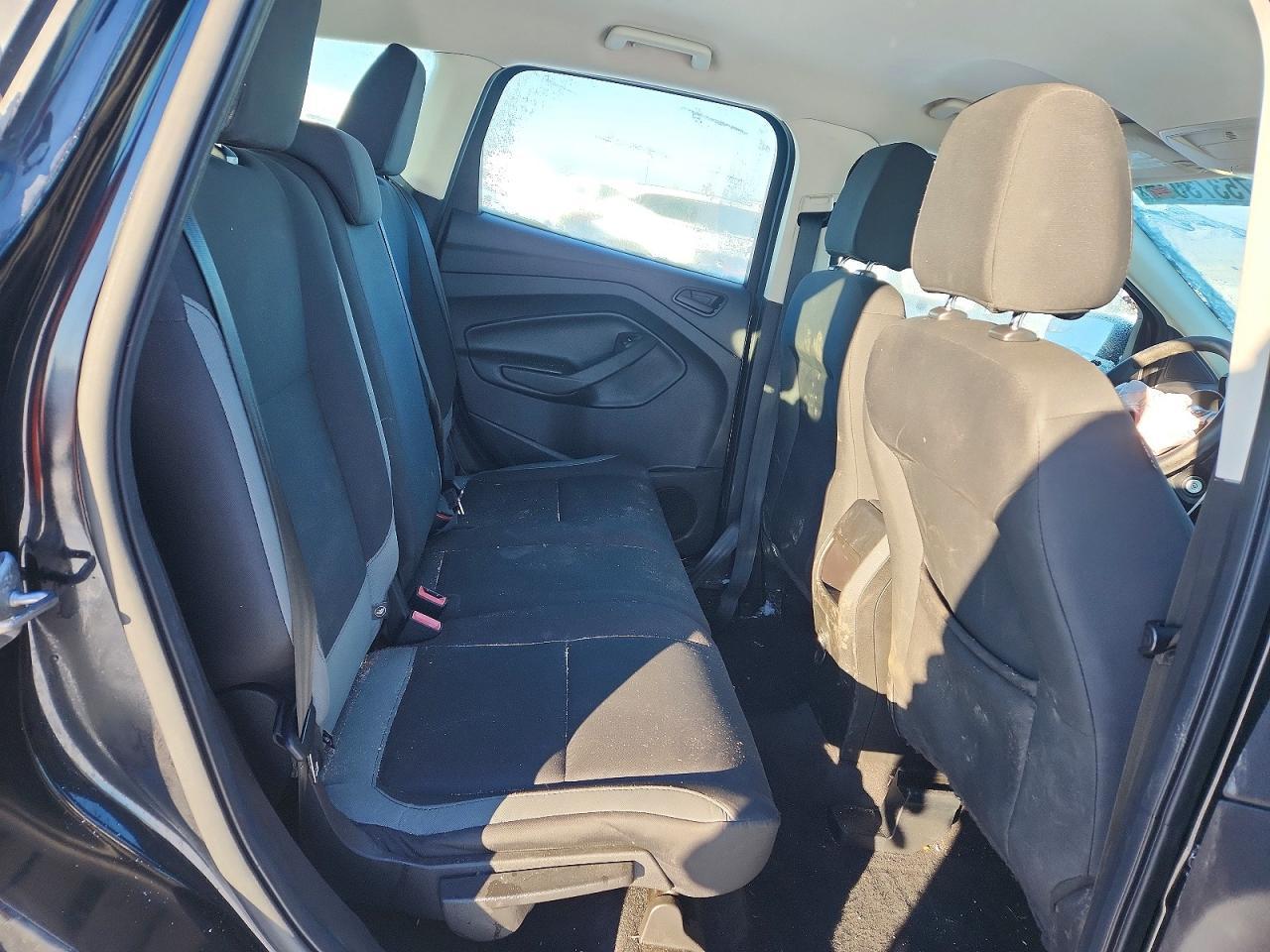 2015 Ford Escape S - zdjęcie 11