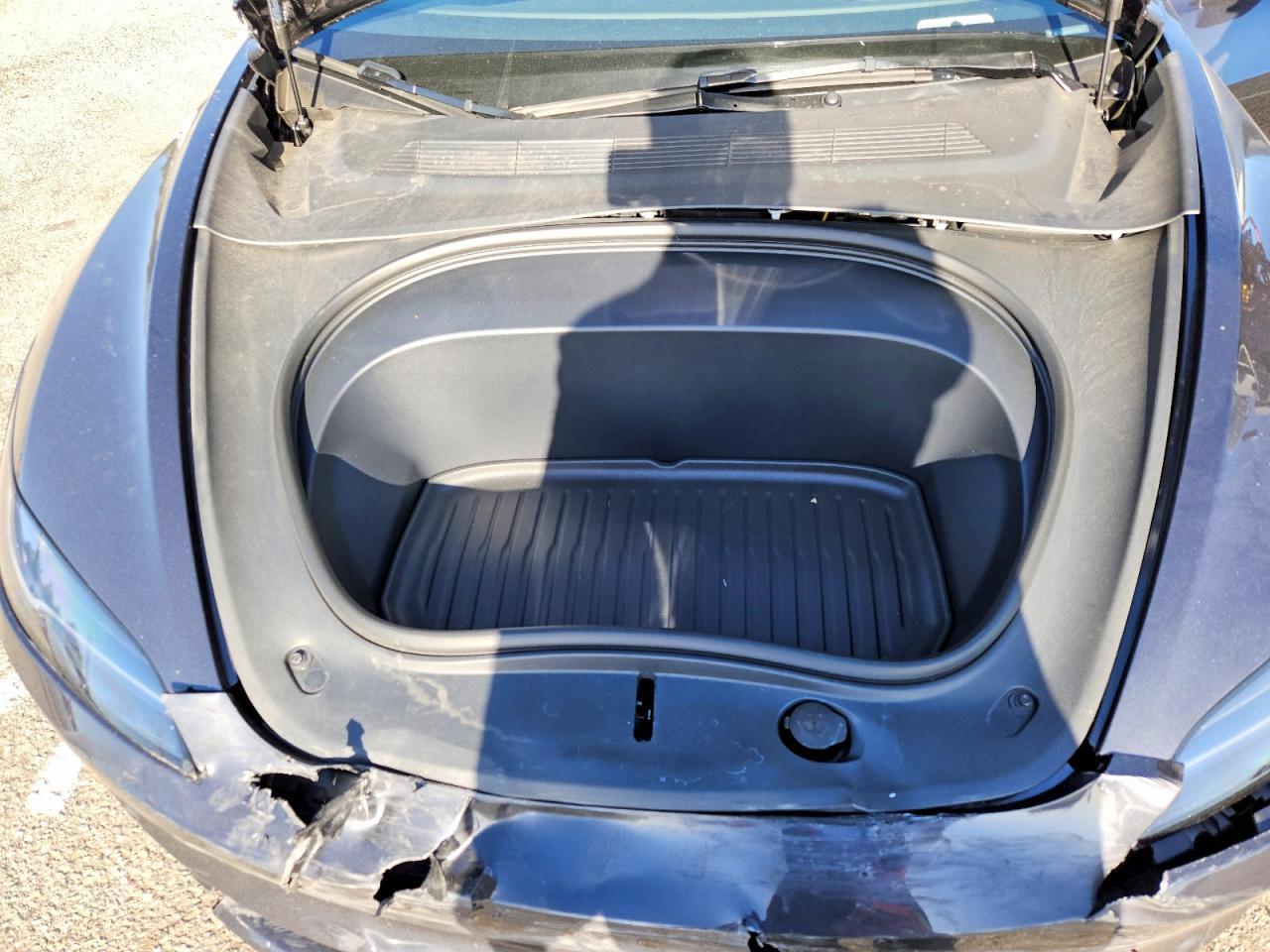 2025 Tesla Model 3 - zdjęcie 11