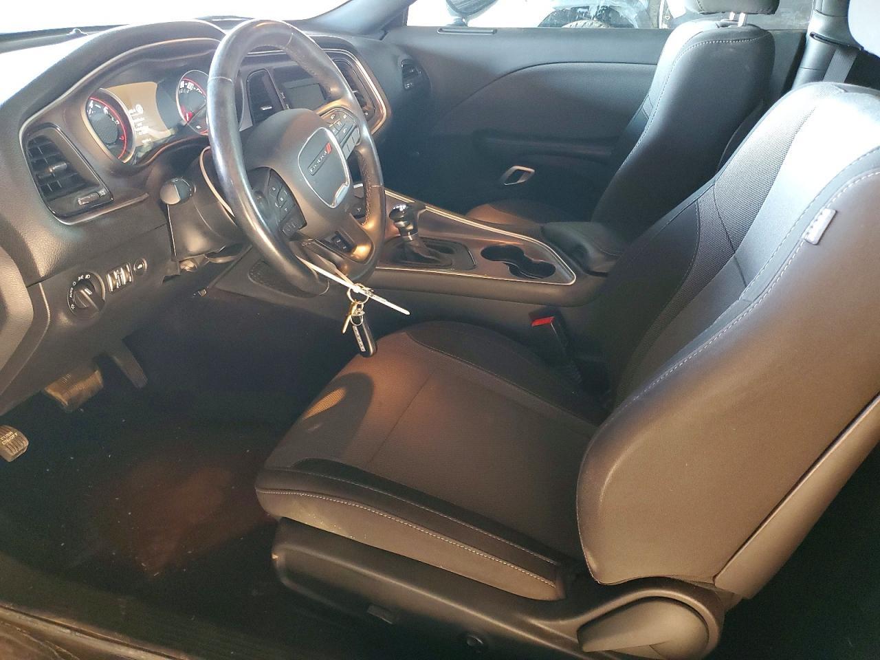 2016 Dodge Challenger Sxt - zdjęcie 7