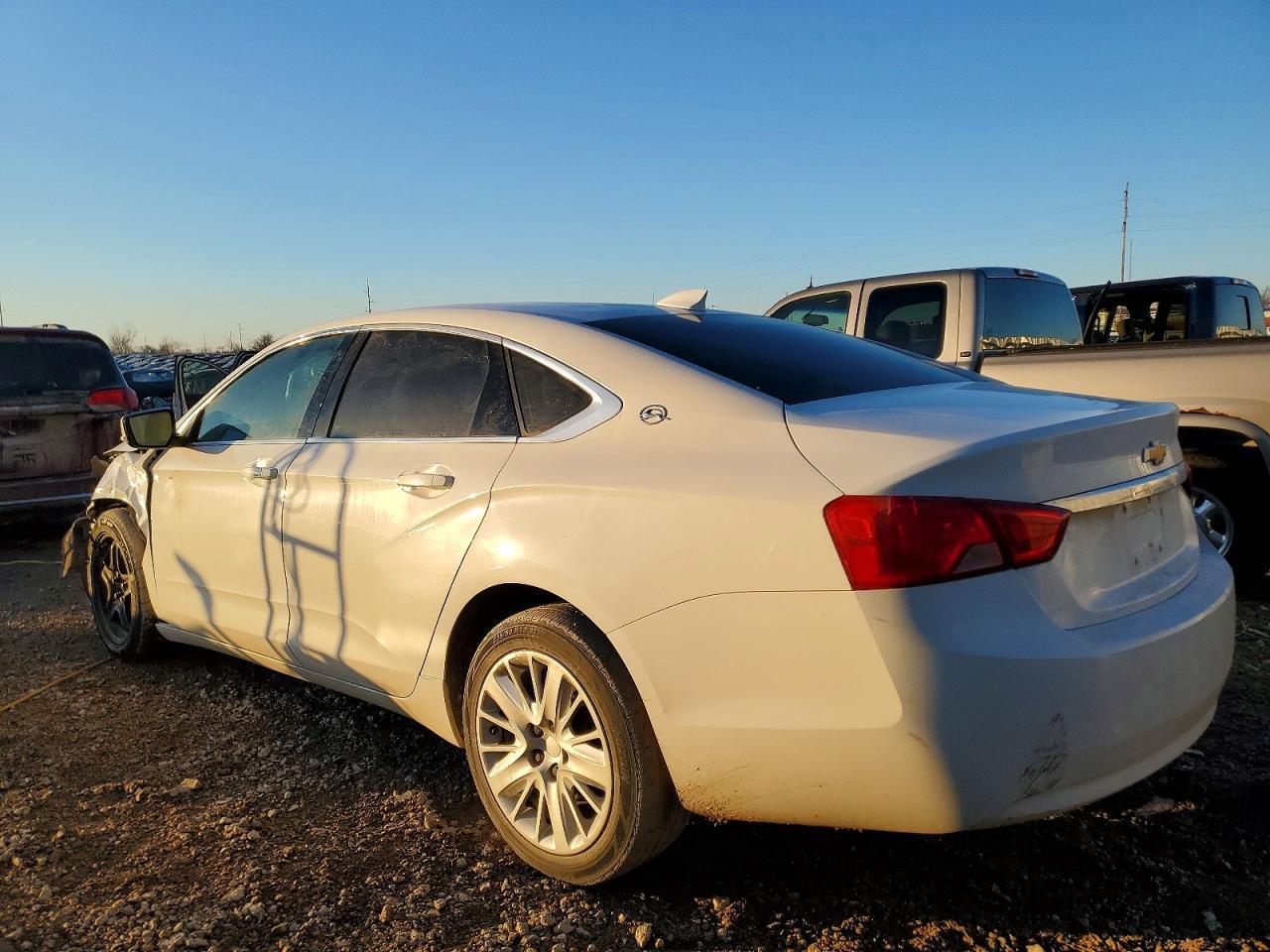 2016 Chevrolet Impala Ls - zdjęcie 2