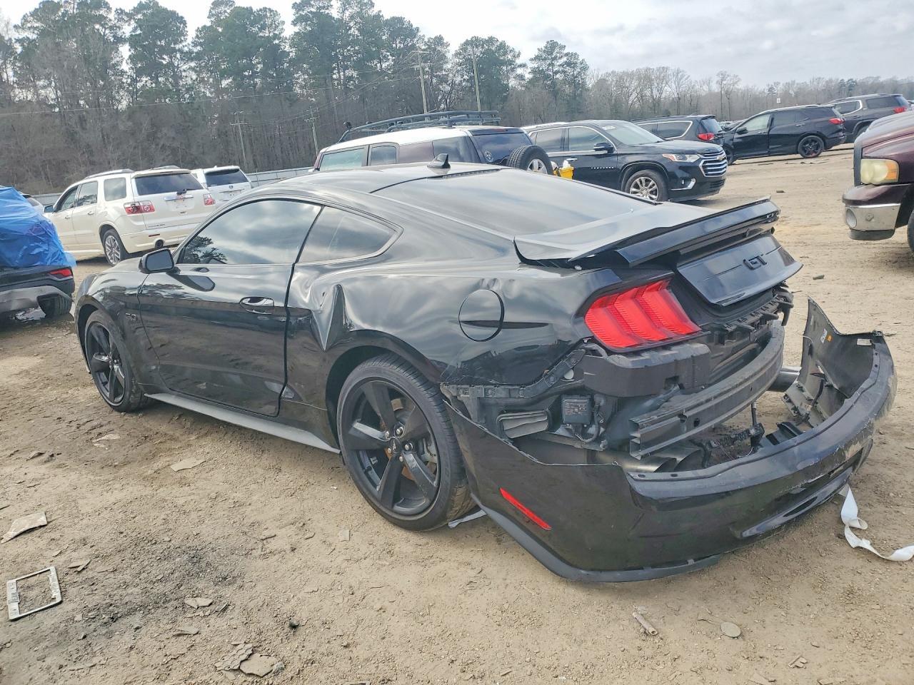 2022 Ford Mustang Gt - zdjęcie 2