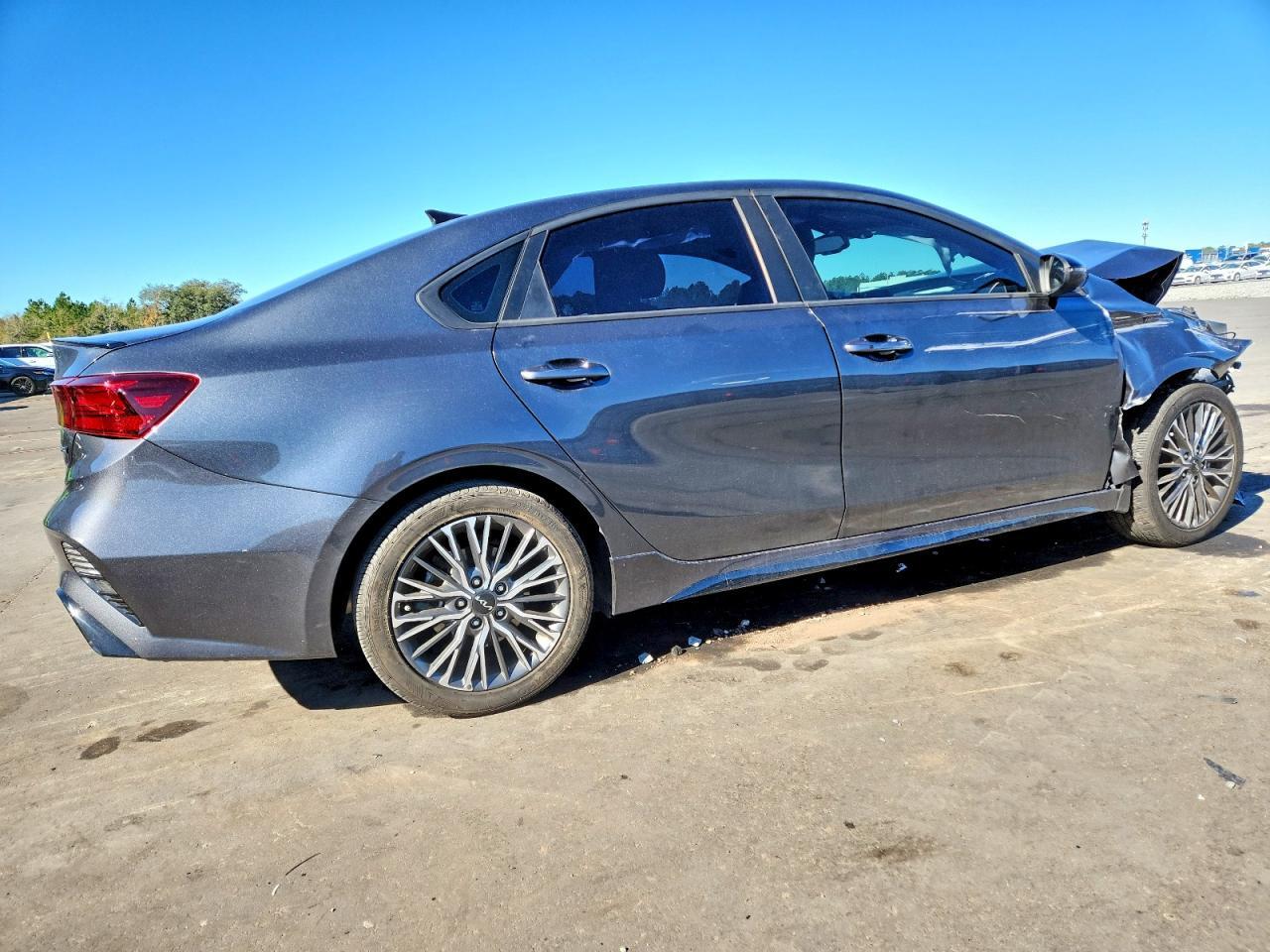 2024 Kia Forte Gt Line - zdjęcie 3