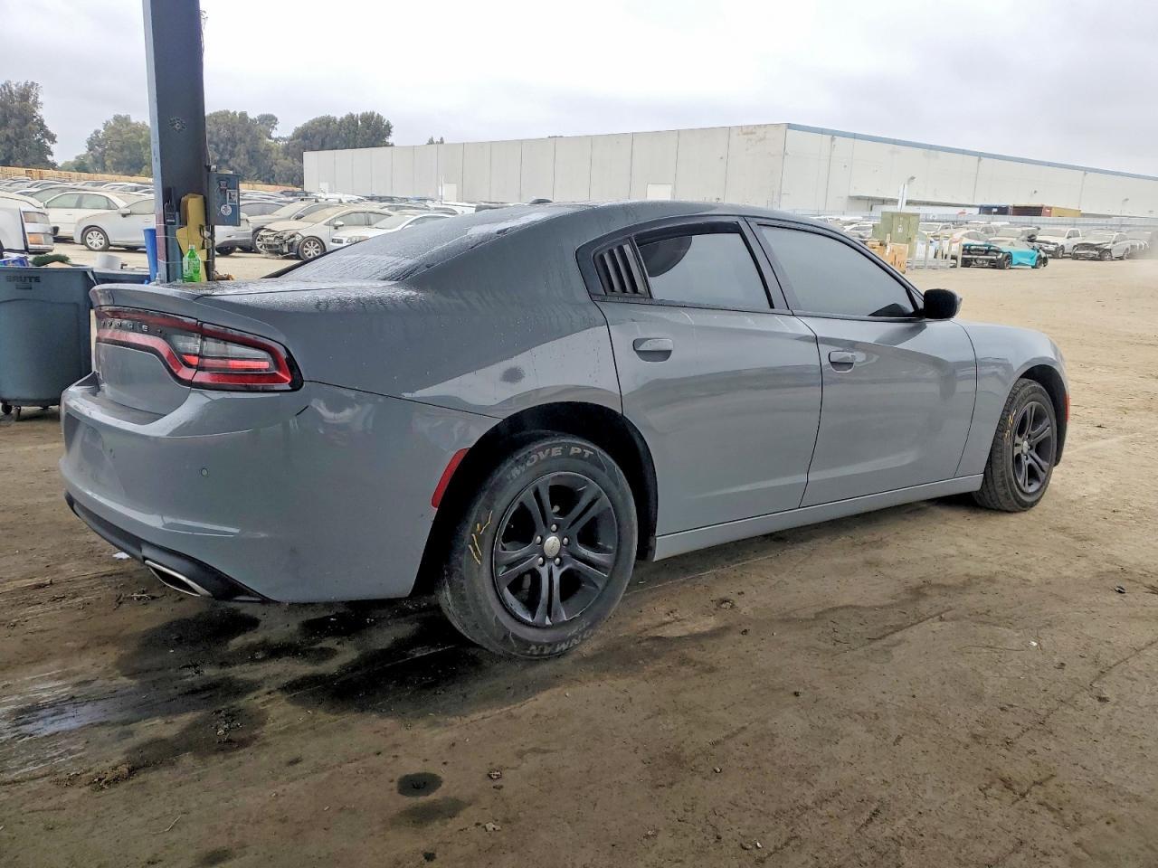 2021 Dodge Charger Sxt - zdjęcie 3