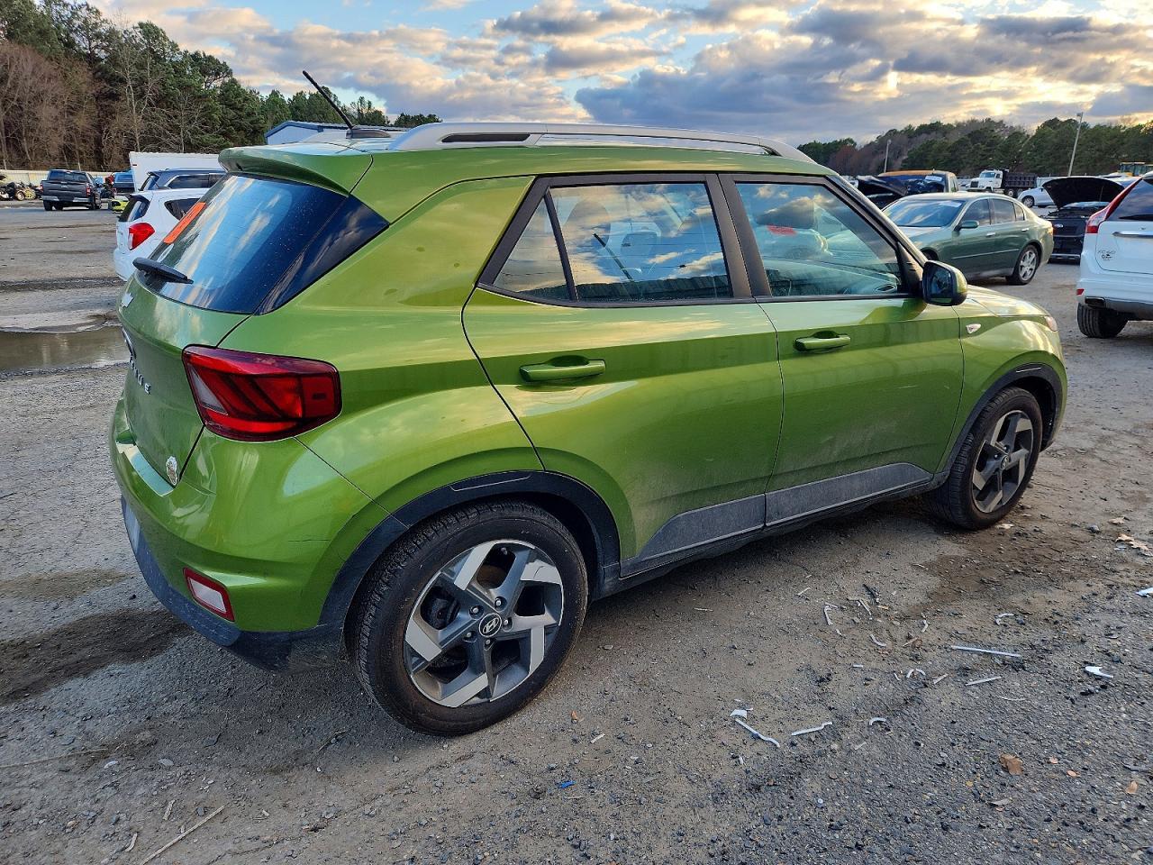 2023 Hyundai Venue Sel - zdjęcie 3