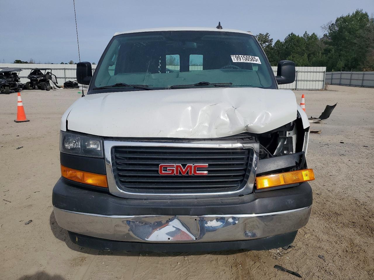 2019 GMC Savana G2500 - zdjęcie 5