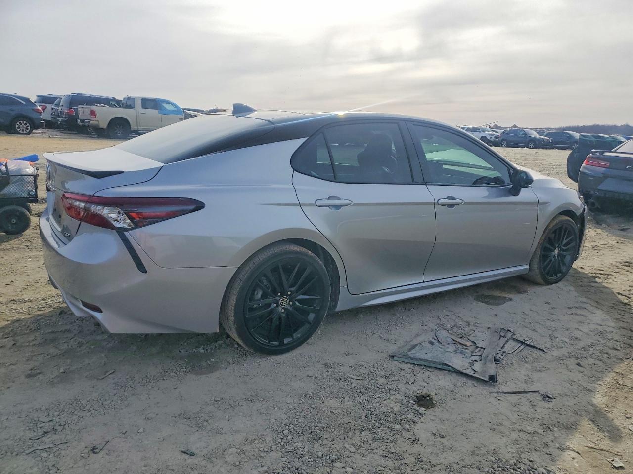 2024 Toyota Camry Xse - zdjęcie 3