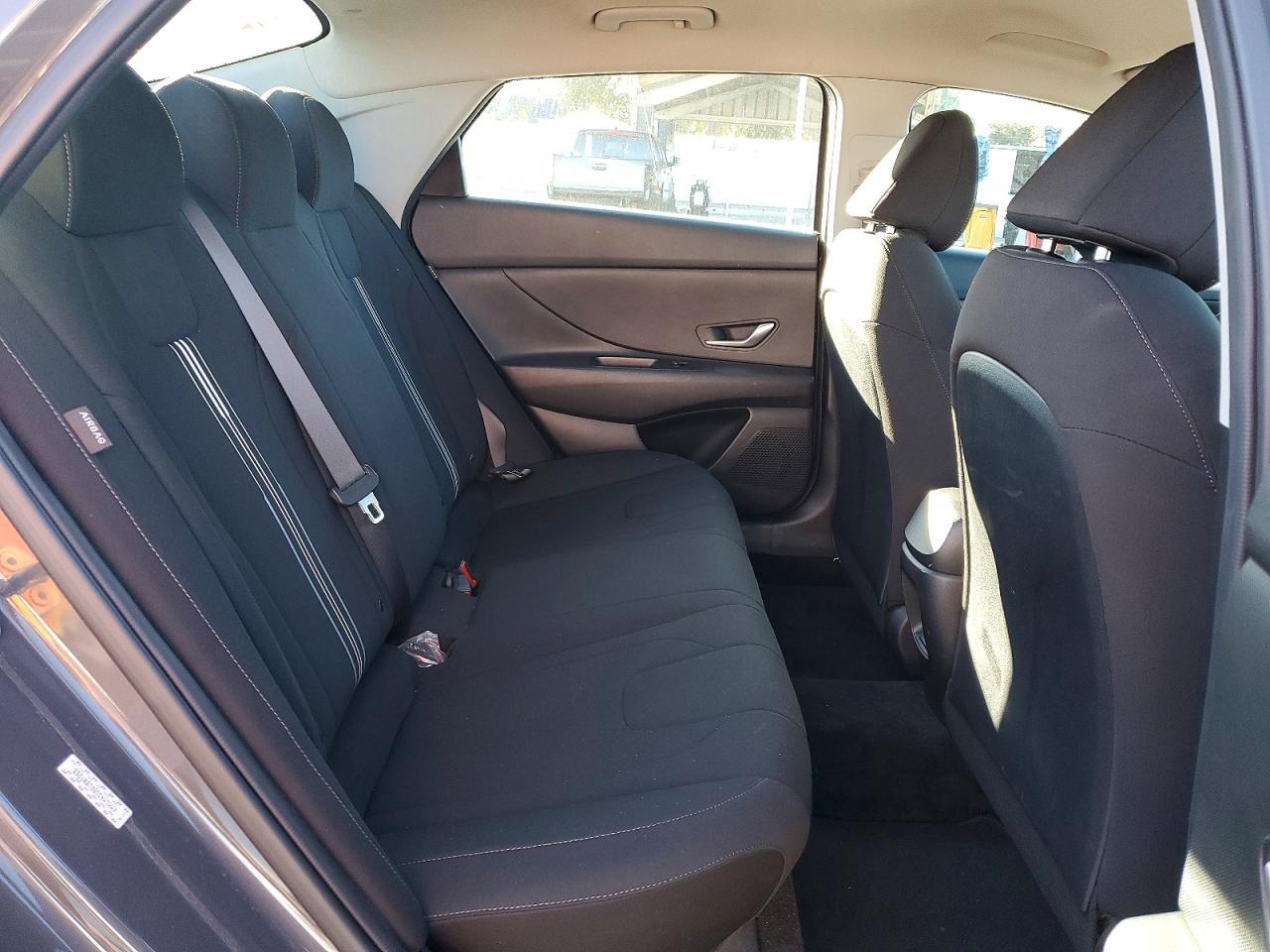 2024 Hyundai Elantra Sel - zdjęcie 10