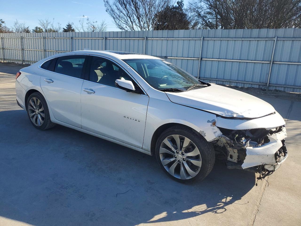 2017 Chevrolet Malibu Premier - zdjęcie 4