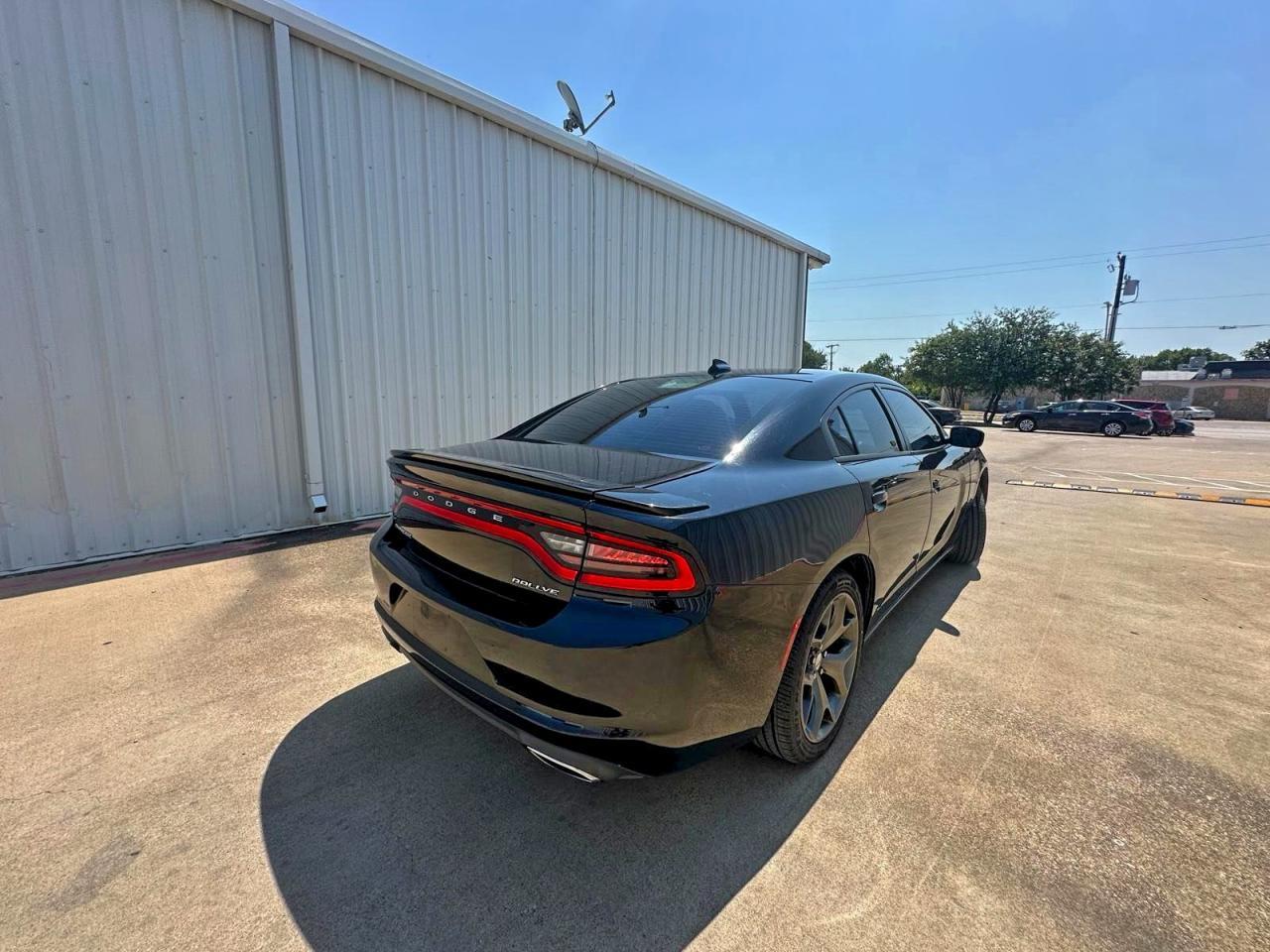 2015 Dodge Charger Sxt - zdjęcie 4