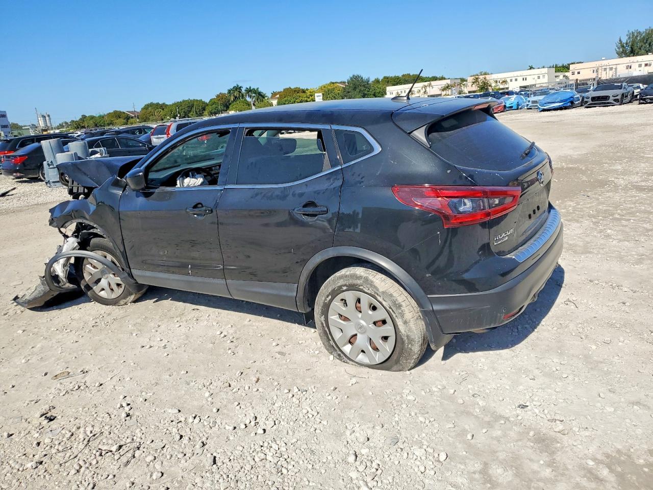 2020 Nissan Rogue Sport S - zdjęcie 2