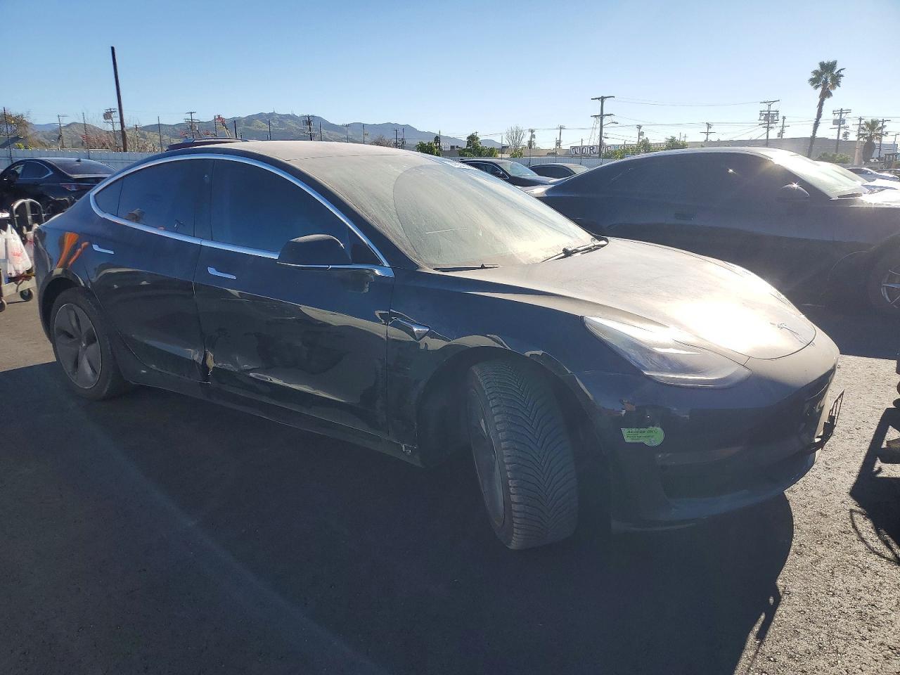 2018 Tesla Model 3 - zdjęcie 4