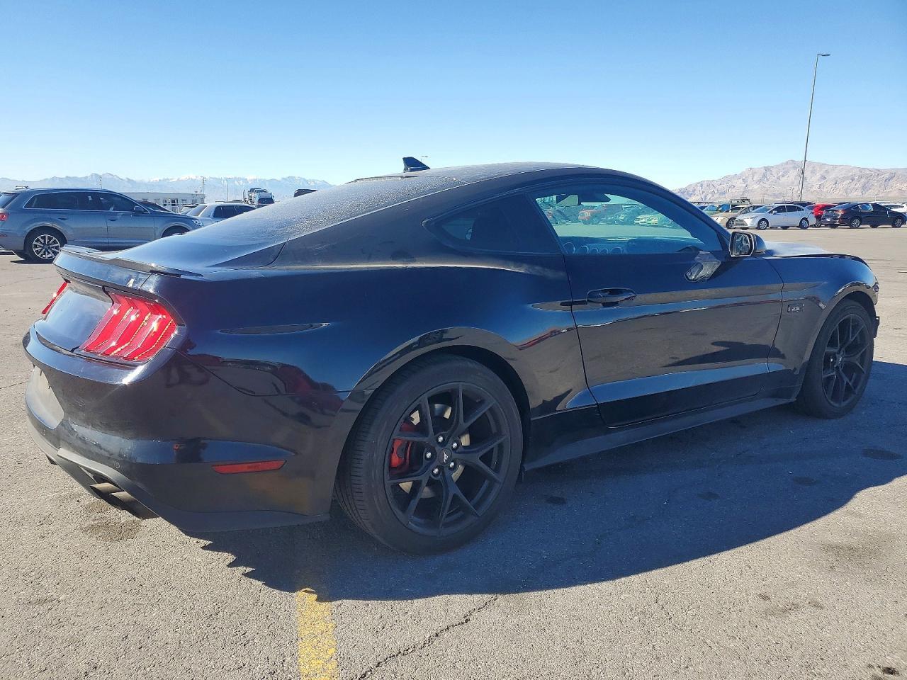 2020 Ford Mustang - zdjęcie 3