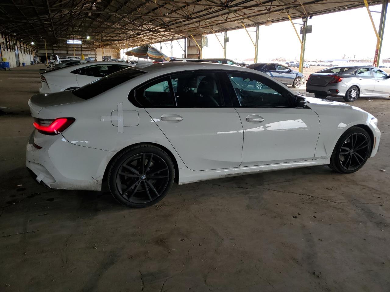 2021 BMW 330E - zdjęcie 3