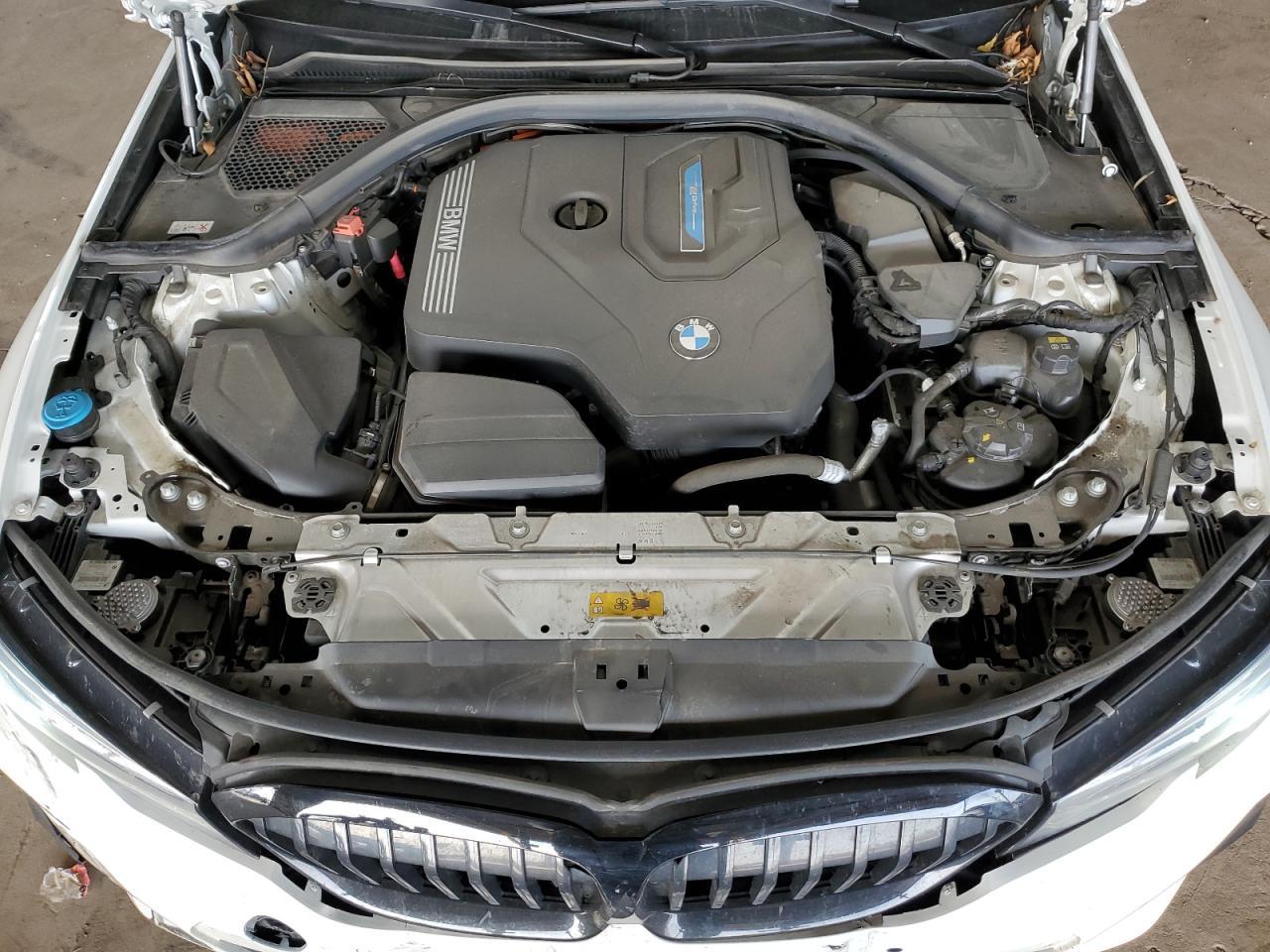 2021 BMW 330E - zdjęcie 11