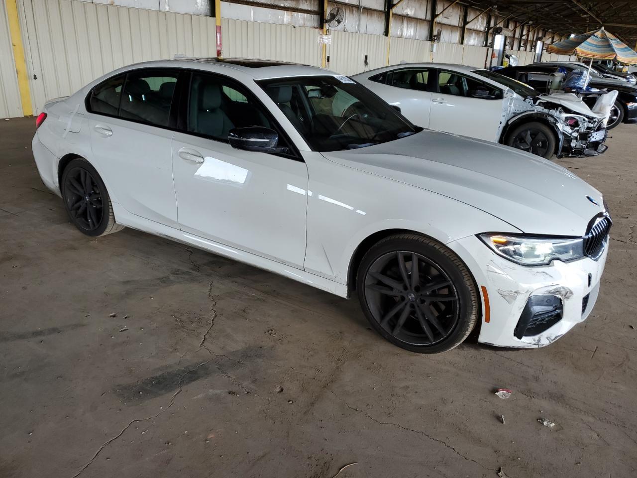 2021 BMW 330E - zdjęcie 4