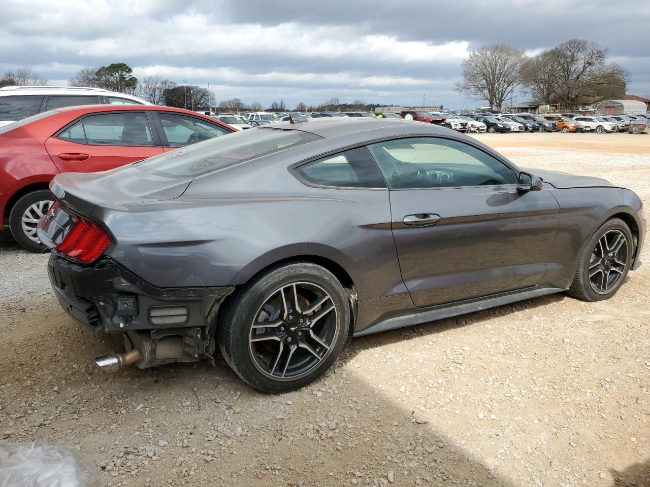 2021 Ford Mustang - zdjęcie 3