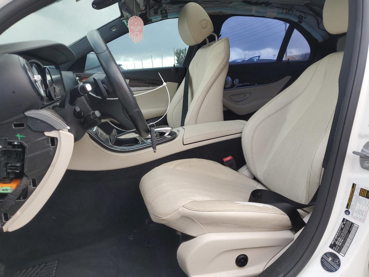 2017 Mercedes-Benz E 300 - zdjęcie 7