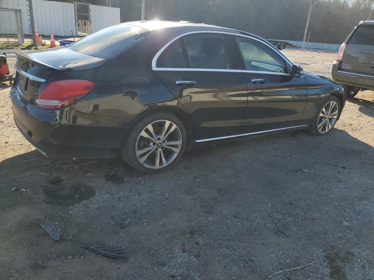 2018 Mercedes-Benz C 300 - zdjęcie 3