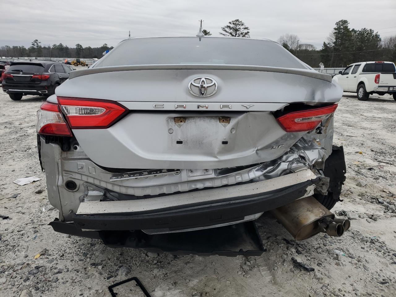 2020 Toyota Camry Se - zdjęcie 6